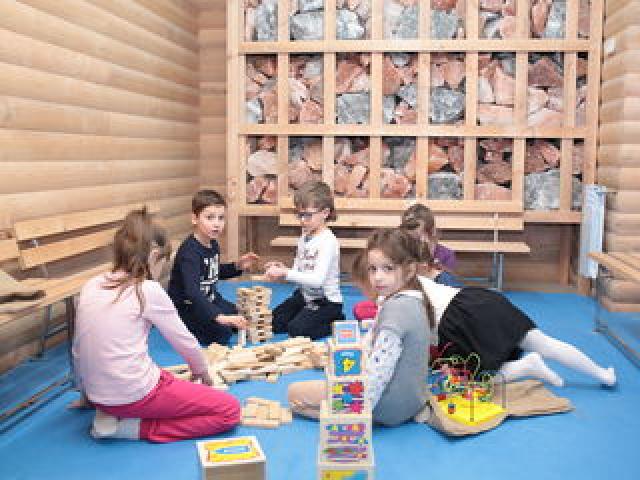 Частный детский сад бассейн с соленой водойсоляная комната