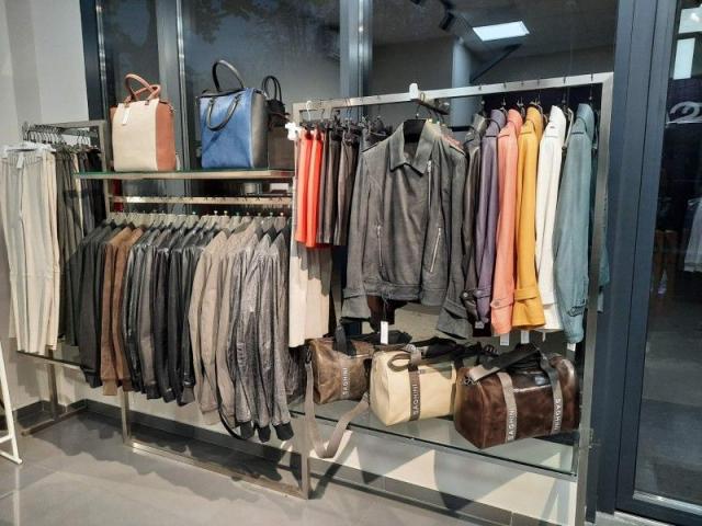 Imbracamintea femei piele naturala de calitate superioara