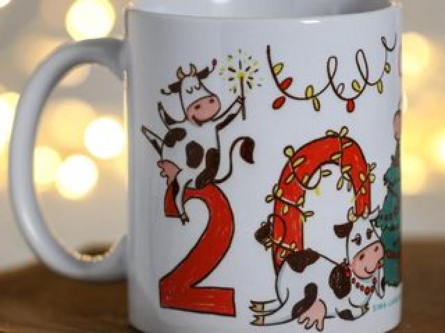 Именные кружки чашки тарелки чехлы для телефона