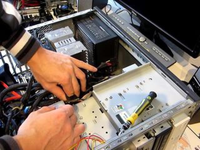 Pемонт компьютеров  ноутбуков телевизоров установка Windows чистка