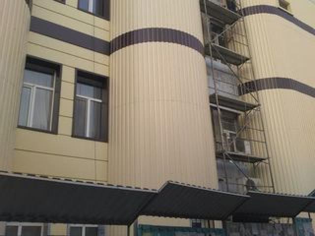 Красивый фасад из Etalbond Dibond T-Bond витраж