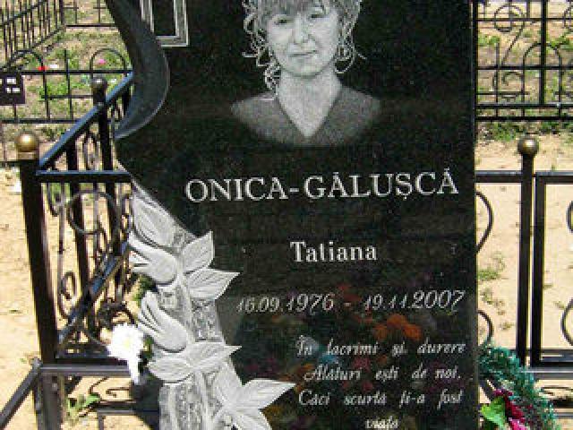 Памятник из гранита 4000 леев.