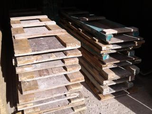 Аренда недорого стойки фанера, брус, вибратор 220 бесплатно. бригада.