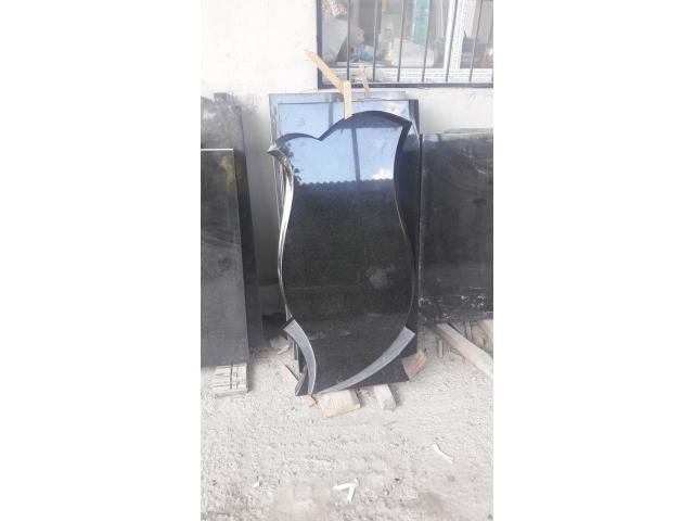 Закрытый цикл производства памятников и изделий из гранита.