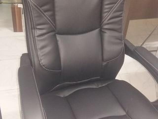 Индивидуальный Ремонт. Пошив кресел. для офиса. авто чехлы. ремонт .