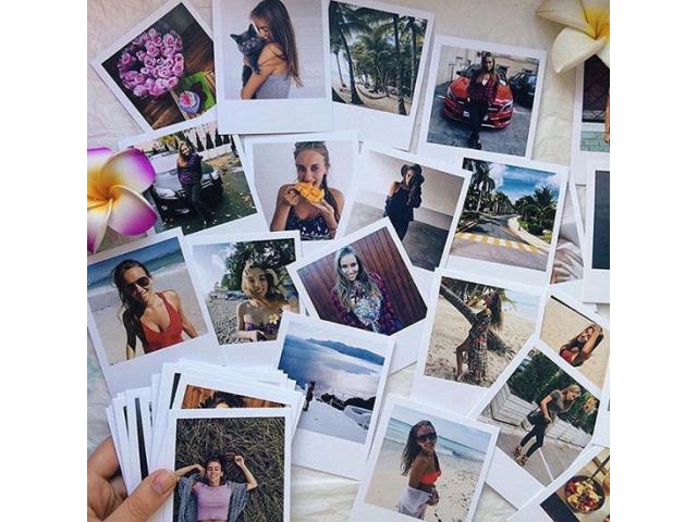 Печать фотографий в стиле Polaroid .