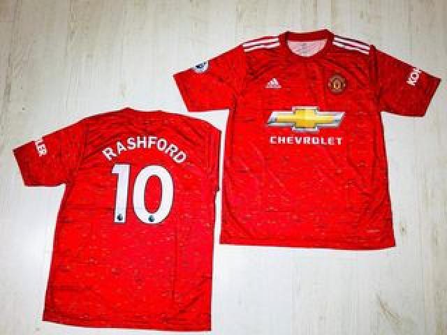 Доставка детских футбольных форм .