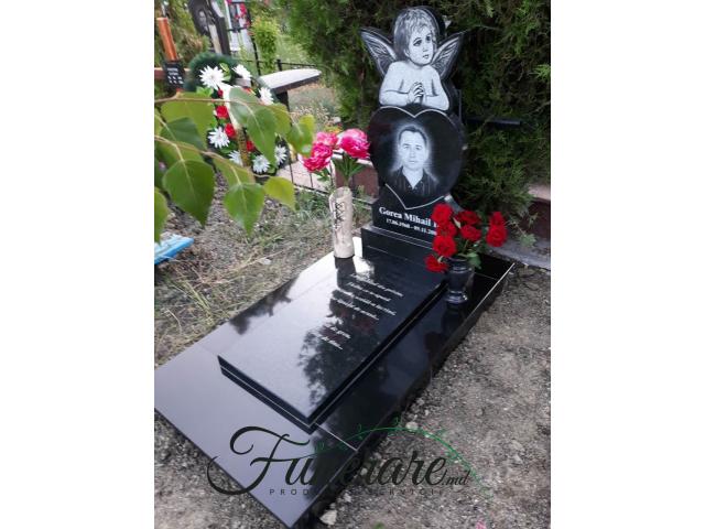 Красивые недорогие памятники из гранита от производителя.