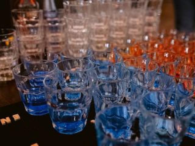 Аренда посуды и оборудования для праздников с Траттория делла Нонна.