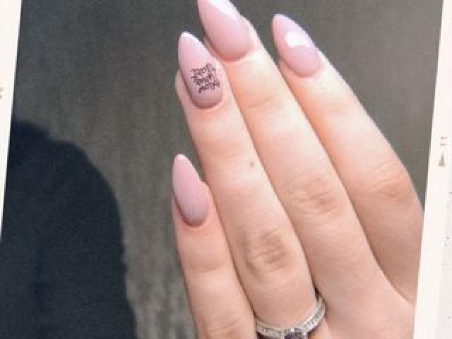 Наращивание ногтей на дому, скидка 50 лей