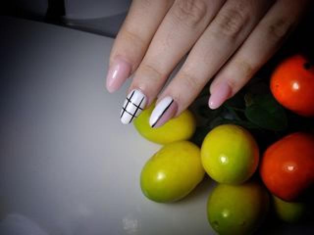 Успей записаться на маникюр на самые близкие даты к концу года.