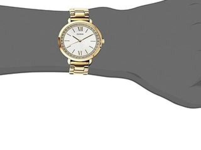 Нежные, невероятно красивые часы Guess .