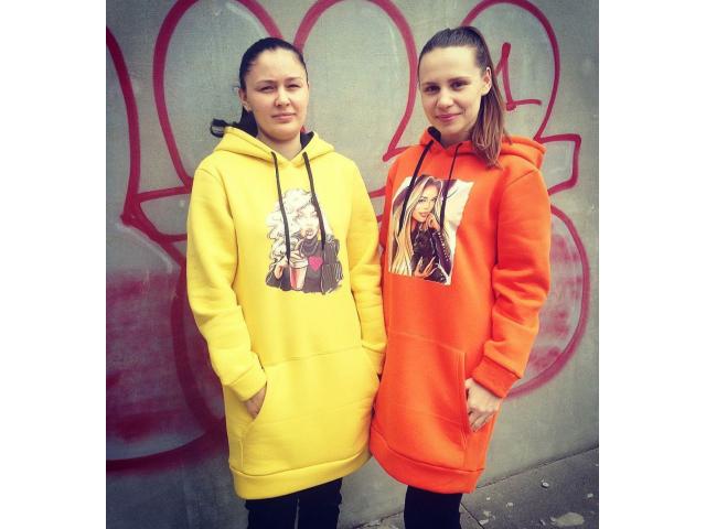 Предлагаем услуги по пошиву одежды .