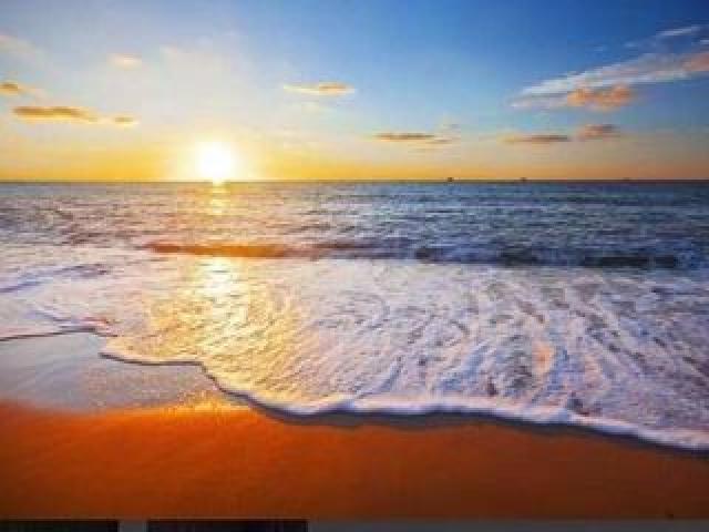 Натяжные потолки .