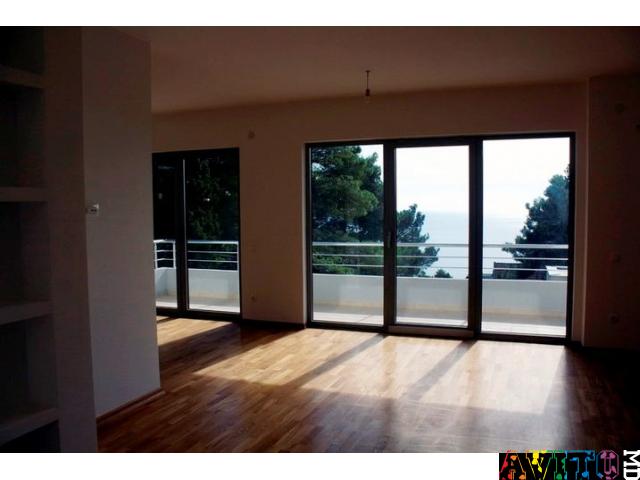 Дом с панорамными  окнами, вид на  море и горы . Черногория. Без комиссии