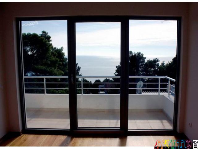 Дом с панорамными  окнами, вид на  море и горы . Черногория. Без комиссии