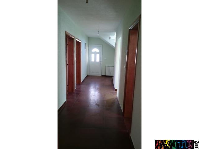 Новый дом 200 кв.м. в поселке Добра Вода. Черногория. Без комиссии.