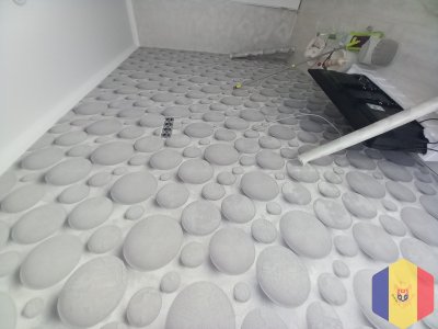 Indeplinesc lucrari de interior