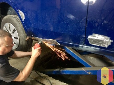 Большой опыт в восстановлении битых автомобилей.