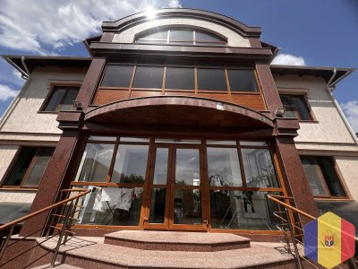 Офис под аренду в центре города Комрат!