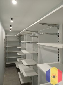 Вы можете заказать у нас гардеробные любых конфигураций