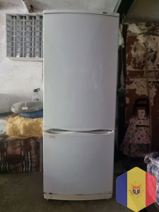 Продается б/у холодильник Atlant