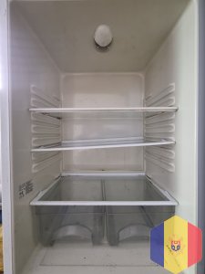Продается б/у холодильник Atlant