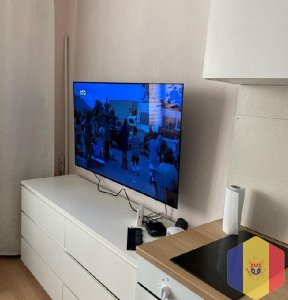 Установить карниз для штор, гардину, установить телевизор на стену, повесить полки и др. Мастер.