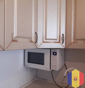 Установить карниз для штор, гардину, установить телевизор на стену, повесить полки и др. Мастер.