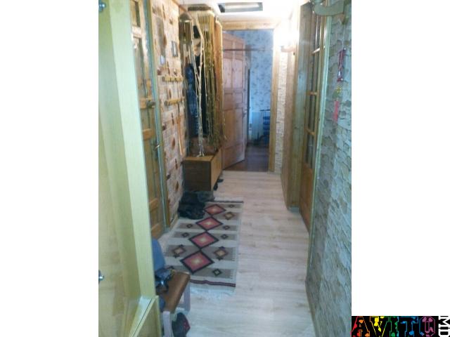 Продам очень уютную,теплую,ухоженную,свою 2х ком. квартиру-сталинку в центре Кишинева