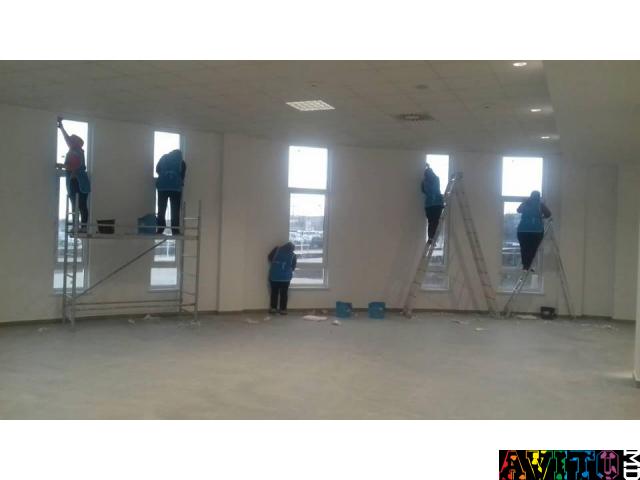 Spalarea geamurilor a vitrinilor / spalarea fasadelor