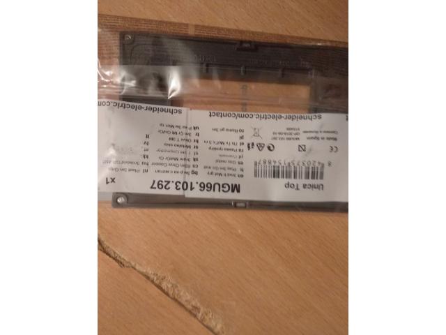 Продаются рамки для включателей/розеток!