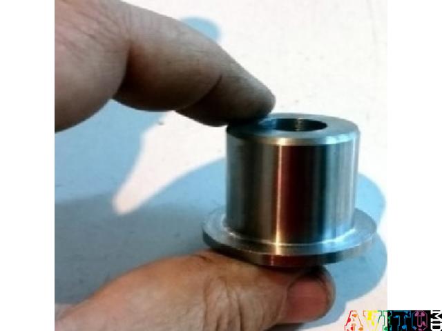 Новые втулки на палец шаровой и наконечника в поворотный кулак BMW E39